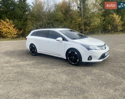 Белый Тойота Авенсис, объемом двигателя 2 л и пробегом 300 тыс. км за 9700 $, фото 4 на Automoto.ua