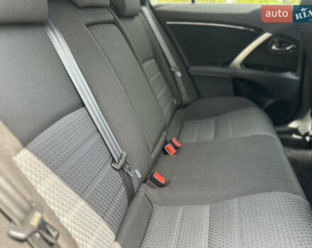 Белый Тойота Авенсис, объемом двигателя 2 л и пробегом 240 тыс. км за 10100 $, фото 38 на Automoto.ua
