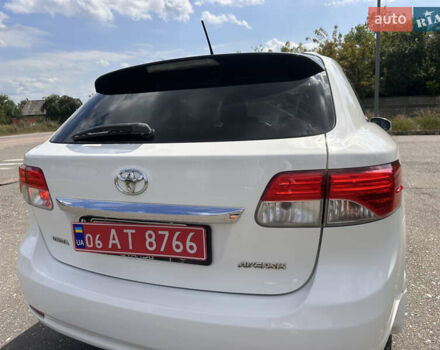 Белый Тойота Авенсис, объемом двигателя 2 л и пробегом 240 тыс. км за 10100 $, фото 23 на Automoto.ua