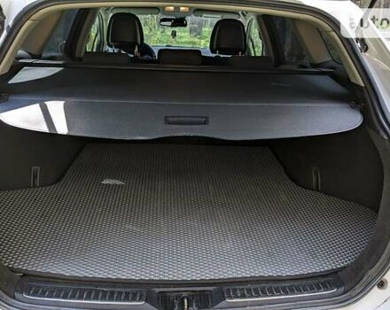 Белый Тойота Авенсис, объемом двигателя 2.2 л и пробегом 235 тыс. км за 9999 $, фото 17 на Automoto.ua