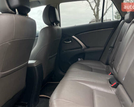 Белый Тойота Авенсис, объемом двигателя 2.23 л и пробегом 262 тыс. км за 11200 $, фото 19 на Automoto.ua