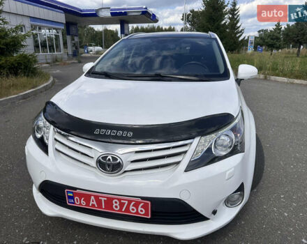 Белый Тойота Авенсис, объемом двигателя 2 л и пробегом 240 тыс. км за 10100 $, фото 9 на Automoto.ua