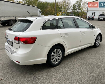 Белый Тойота Авенсис, объемом двигателя 2 л и пробегом 270 тыс. км за 8800 $, фото 4 на Automoto.ua
