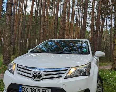 Белый Тойота Авенсис, объемом двигателя 2.2 л и пробегом 235 тыс. км за 9999 $, фото 3 на Automoto.ua