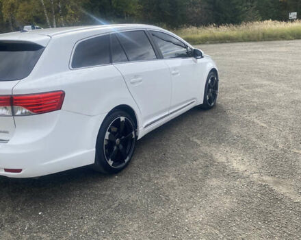 Белый Тойота Авенсис, объемом двигателя 2 л и пробегом 300 тыс. км за 9700 $, фото 11 на Automoto.ua