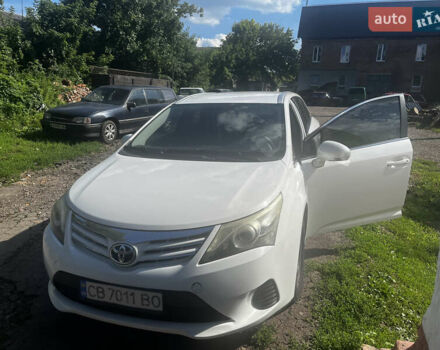 Белый Тойота Авенсис, объемом двигателя 2 л и пробегом 335 тыс. км за 9999 $, фото 1 на Automoto.ua