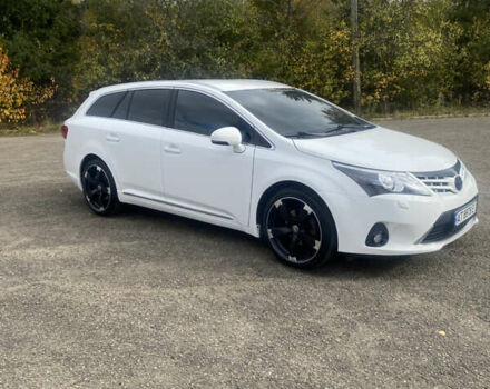 Белый Тойота Авенсис, объемом двигателя 2 л и пробегом 300 тыс. км за 9700 $, фото 3 на Automoto.ua