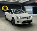 Белый Тойота Авенсис, объемом двигателя 2.23 л и пробегом 240 тыс. км за 12500 $, фото 1 на Automoto.ua