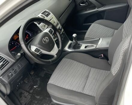 Белый Тойота Авенсис, объемом двигателя 2 л и пробегом 270 тыс. км за 8800 $, фото 8 на Automoto.ua