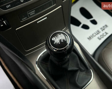 Белый Тойота Авенсис, объемом двигателя 2.23 л и пробегом 262 тыс. км за 11200 $, фото 13 на Automoto.ua