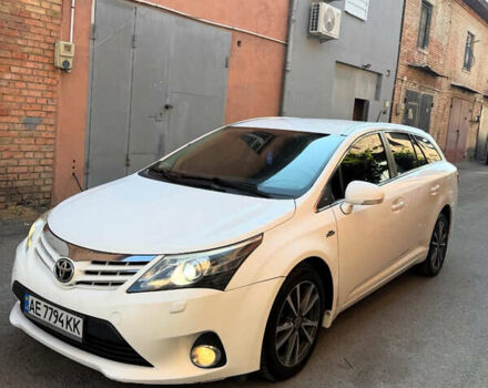 Білий Тойота Авенсіс, об'ємом двигуна 2.2 л та пробігом 225 тис. км за 10200 $, фото 2 на Automoto.ua