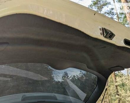 Белый Тойота Авенсис, объемом двигателя 2.2 л и пробегом 235 тыс. км за 9999 $, фото 18 на Automoto.ua