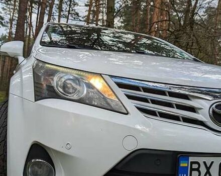 Белый Тойота Авенсис, объемом двигателя 2.2 л и пробегом 235 тыс. км за 9999 $, фото 10 на Automoto.ua