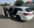 Белый Тойота Авенсис, объемом двигателя 2 л и пробегом 330 тыс. км за 9000 $, фото 1 на Automoto.ua