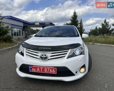 Белый Тойота Авенсис, объемом двигателя 2 л и пробегом 240 тыс. км за 10100 $, фото 11 на Automoto.ua
