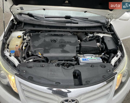 Белый Тойота Авенсис, объемом двигателя 2 л и пробегом 270 тыс. км за 8800 $, фото 12 на Automoto.ua