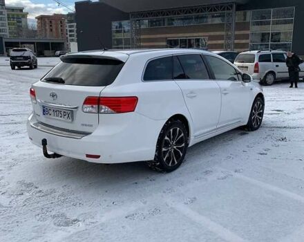 Белый Тойота Авенсис, объемом двигателя 2.23 л и пробегом 294 тыс. км за 10200 $, фото 2 на Automoto.ua