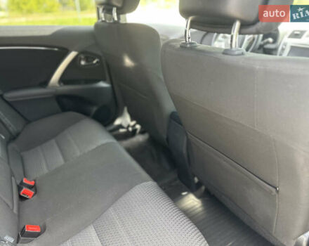 Белый Тойота Авенсис, объемом двигателя 2 л и пробегом 240 тыс. км за 10100 $, фото 39 на Automoto.ua