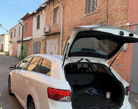 Білий Тойота Авенсіс, об'ємом двигуна 2.2 л та пробігом 225 тис. км за 10200 $, фото 5 на Automoto.ua
