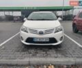 Белый Тойота Авенсис, объемом двигателя 2.23 л и пробегом 215 тыс. км за 8200 $, фото 1 на Automoto.ua