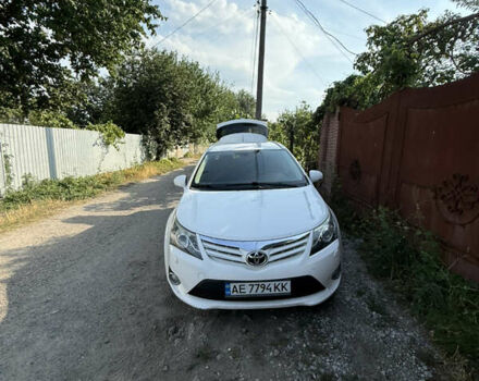 Білий Тойота Авенсіс, об'ємом двигуна 2.2 л та пробігом 225 тис. км за 10200 $, фото 7 на Automoto.ua