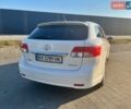Белый Тойота Авенсис, объемом двигателя 2.01 л и пробегом 250 тыс. км за 9600 $, фото 5 на Automoto.ua