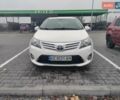 Белый Тойота Авенсис, объемом двигателя 2.23 л и пробегом 197 тыс. км за 10000 $, фото 1 на Automoto.ua