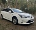 Белый Тойота Авенсис, объемом двигателя 2.2 л и пробегом 240 тыс. км за 10200 $, фото 1 на Automoto.ua