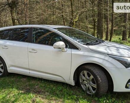 Белый Тойота Авенсис, объемом двигателя 2.2 л и пробегом 235 тыс. км за 9999 $, фото 29 на Automoto.ua