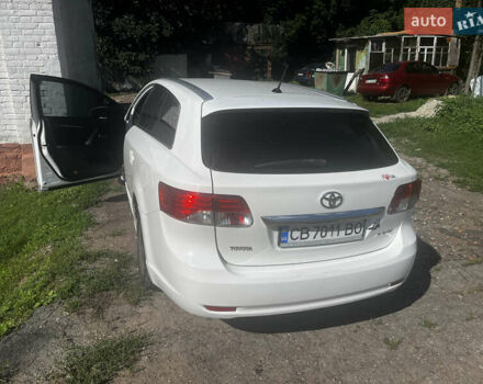 Белый Тойота Авенсис, объемом двигателя 2 л и пробегом 335 тыс. км за 9999 $, фото 4 на Automoto.ua