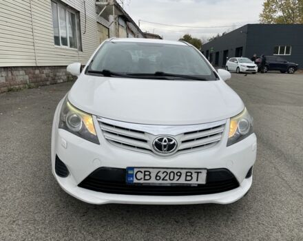 Белый Тойота Авенсис, объемом двигателя 2 л и пробегом 270 тыс. км за 8800 $, фото 1 на Automoto.ua