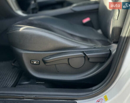 Белый Тойота Авенсис, объемом двигателя 2 л и пробегом 340 тыс. км за 11600 $, фото 23 на Automoto.ua