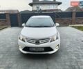 Белый Тойота Авенсис, объемом двигателя 2.2 л и пробегом 283 тыс. км за 11200 $, фото 1 на Automoto.ua