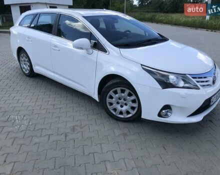 Білий Тойота Авенсіс, об'ємом двигуна 1.8 л та пробігом 236 тис. км за 10500 $, фото 6 на Automoto.ua
