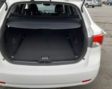 Белый Тойота Авенсис, объемом двигателя 2 л и пробегом 226 тыс. км за 9600 $, фото 7 на Automoto.ua