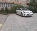 Белый Тойота Авенсис, объемом двигателя 2 л и пробегом 205 тыс. км за 10499 $, фото 1 на Automoto.ua