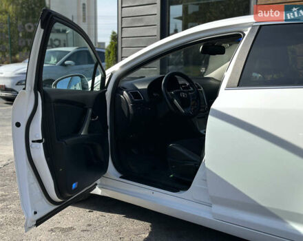 Белый Тойота Авенсис, объемом двигателя 2 л и пробегом 340 тыс. км за 11600 $, фото 20 на Automoto.ua