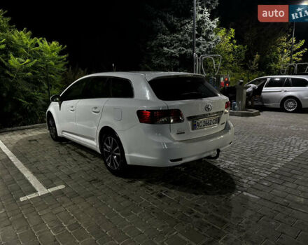 Белый Тойота Авенсис, объемом двигателя 2 л и пробегом 266 тыс. км за 10200 $, фото 4 на Automoto.ua