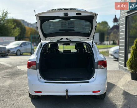 Белый Тойота Авенсис, объемом двигателя 2 л и пробегом 340 тыс. км за 11600 $, фото 13 на Automoto.ua