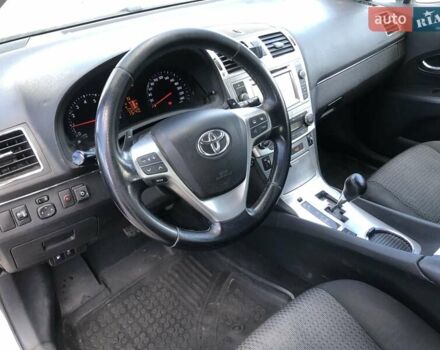 Білий Тойота Авенсіс, об'ємом двигуна 1.8 л та пробігом 236 тис. км за 10500 $, фото 9 на Automoto.ua