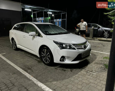 Белый Тойота Авенсис, объемом двигателя 2 л и пробегом 266 тыс. км за 10200 $, фото 1 на Automoto.ua