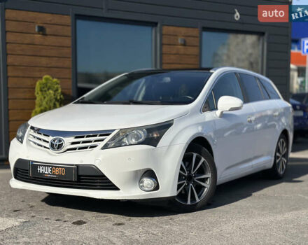 Белый Тойота Авенсис, объемом двигателя 2 л и пробегом 340 тыс. км за 11600 $, фото 1 на Automoto.ua