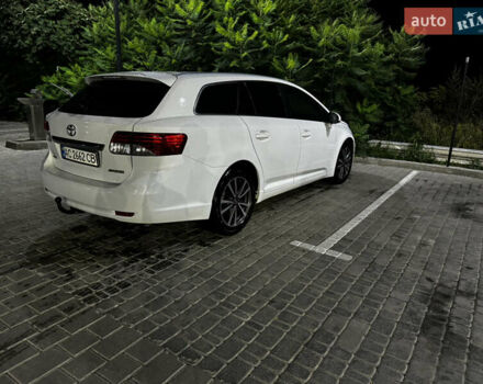 Белый Тойота Авенсис, объемом двигателя 2 л и пробегом 266 тыс. км за 10200 $, фото 2 на Automoto.ua