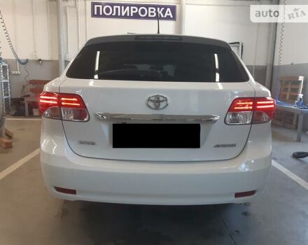 Білий Тойота Авенсіс, об'ємом двигуна 2.2 л та пробігом 308 тис. км за 12950 $, фото 6 на Automoto.ua