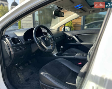 Белый Тойота Авенсис, объемом двигателя 2 л и пробегом 340 тыс. км за 11600 $, фото 26 на Automoto.ua