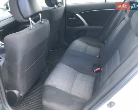 Білий Тойота Авенсіс, об'ємом двигуна 1.8 л та пробігом 236 тис. км за 10500 $, фото 11 на Automoto.ua