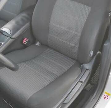 Белый Тойота Авенсис, объемом двигателя 2 л и пробегом 276 тыс. км за 11500 $, фото 18 на Automoto.ua