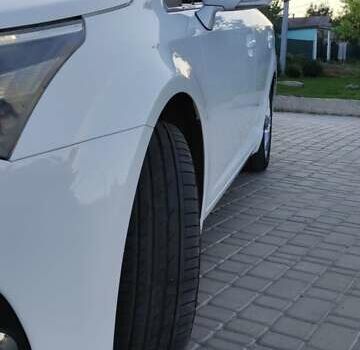 Белый Тойота Авенсис, объемом двигателя 2 л и пробегом 276 тыс. км за 11500 $, фото 14 на Automoto.ua