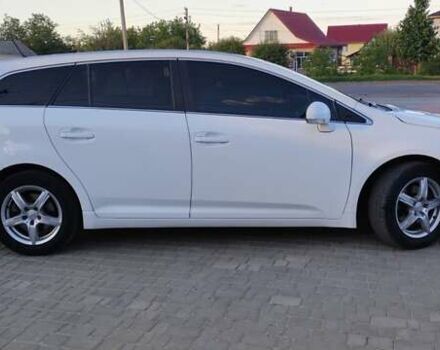 Белый Тойота Авенсис, объемом двигателя 2 л и пробегом 276 тыс. км за 11500 $, фото 1 на Automoto.ua