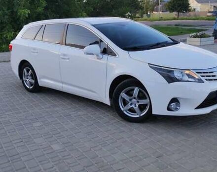 Белый Тойота Авенсис, объемом двигателя 2 л и пробегом 276 тыс. км за 11500 $, фото 3 на Automoto.ua